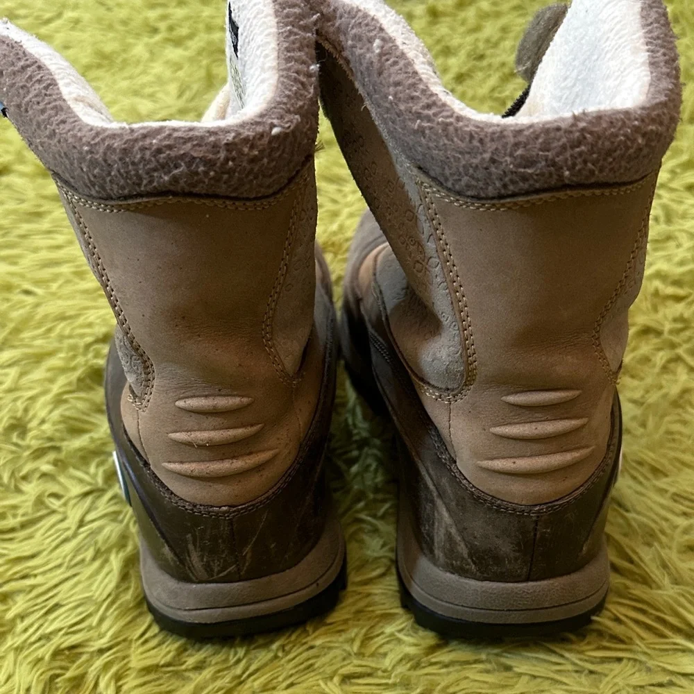 Timberland Brown Suede Zip Winter Shoes Women’s Size 10